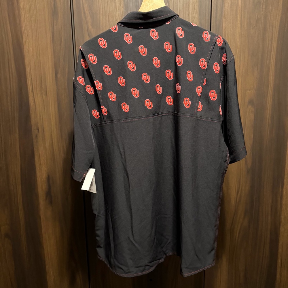 Antigua Men's University of Oklahoma Sooners Scatter Print Performance Shirt L